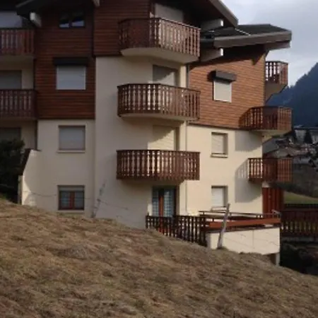T2 Pour 5 Pers. Avec Terrasse, Parking Prive Et Proximite Centre-village Et Navettes. Apartment Chatel