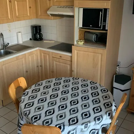 T2 Pour 5 Pers. Avec Terrasse, Parking Prive Et Proximite Centre-village Et Navettes. Apartment
